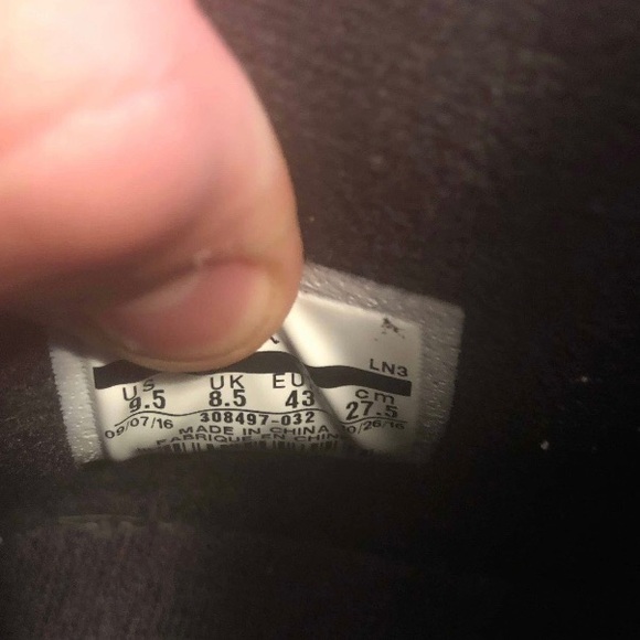 Jordan Royalty 4s - Picture 6 of 9